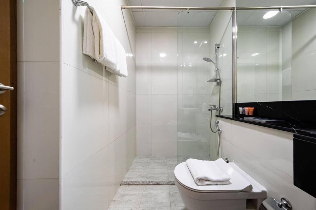 Millennium Binghatti, Business Bay - Mint Stay Дубай Экстерьер фото